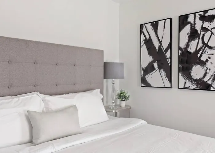 Tranquil Getaway For The Entire Family * Westmont