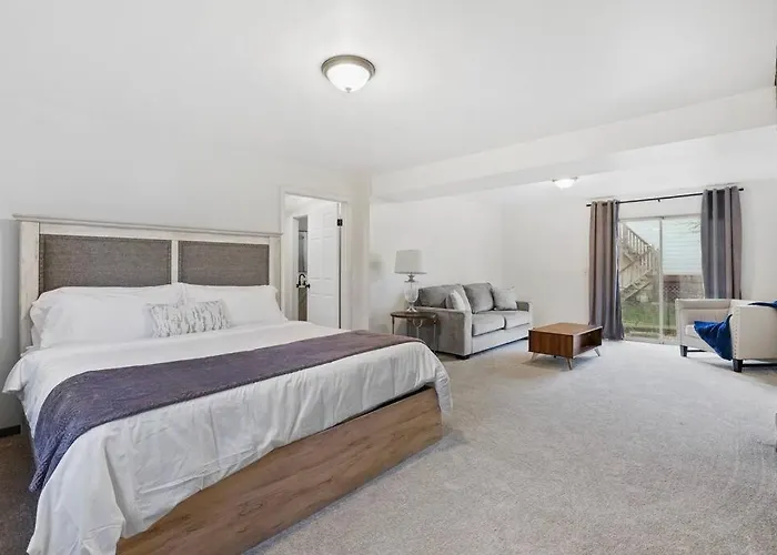 Tranquil Getaway For The Entire Family * Westmont