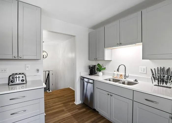 Tranquil Getaway For The Entire Family * Westmont